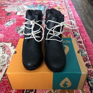 NWT Women’s boots